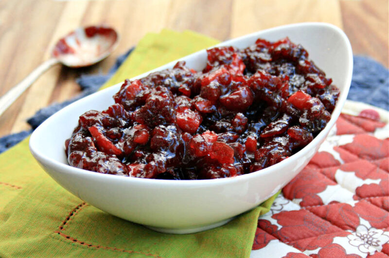 Homemade Cranberry Sauce with Apple