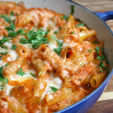 Penne pasta with turkey and three cheeses
