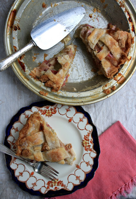 Mom's rhubarb pie