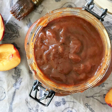 Tangy peach barbecue sauce