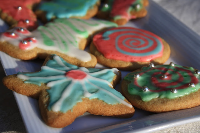 Old fashioned sugar cookies for decorating with kids