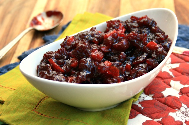 How to make cranberry sauce with apple, an easy homemade gift idea